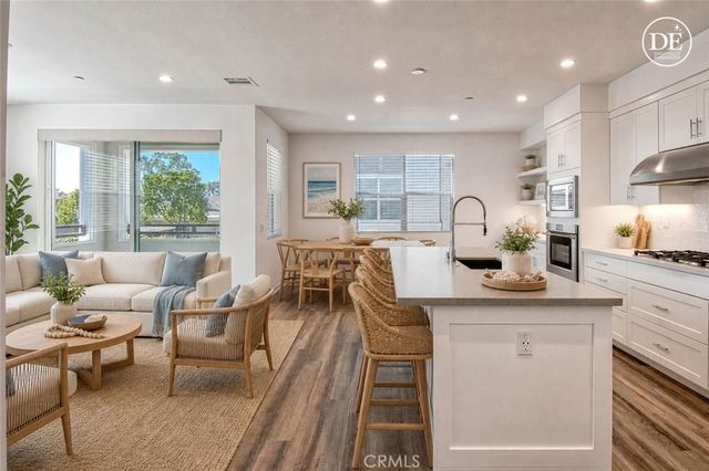 1182 Winslow Lane, Newport Beach