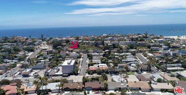 7203 Earldom Avenue, Los Angeles