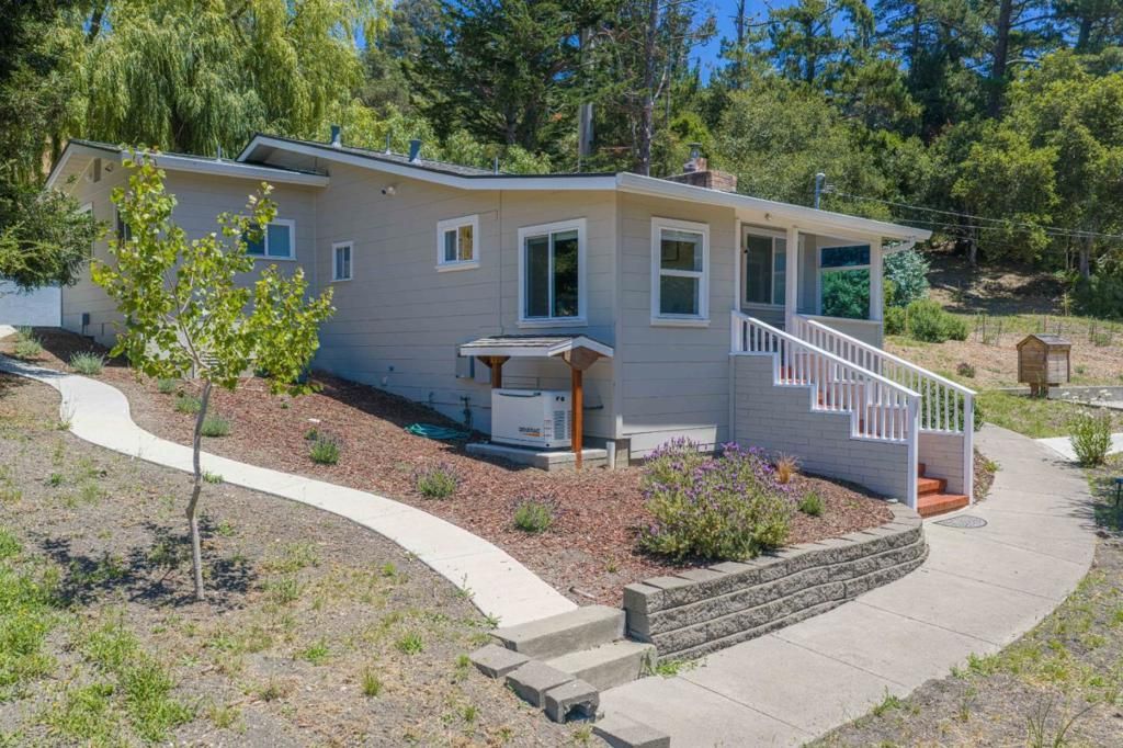 11 Recreation Drive, La Honda