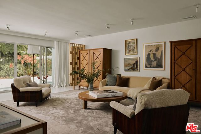 867 Berkeley Street, Santa Monica