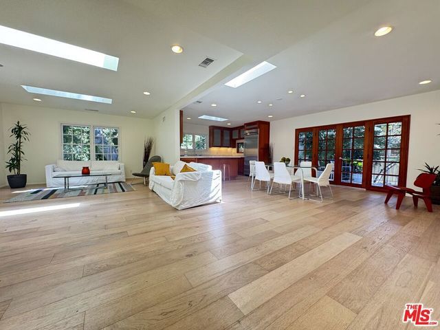 7586 Woodrow Wilson Drive, Los Angeles