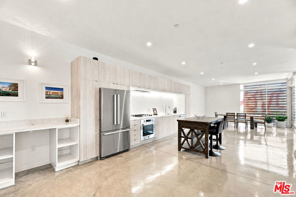 901 Hancock Avenue # 201, West Hollywood
