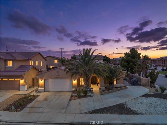 13166 Four Hills Way, Victorville