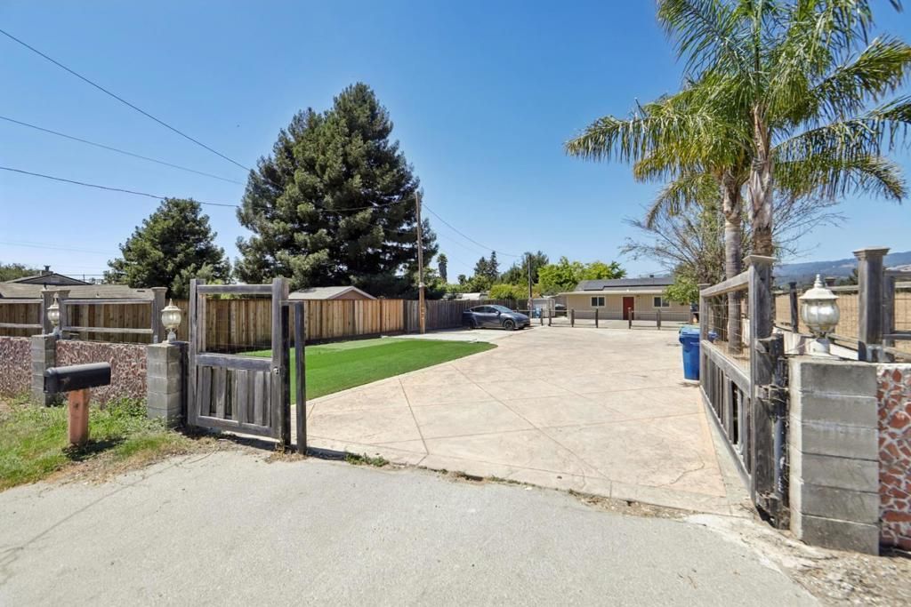 9 Hughes Road, Watsonville