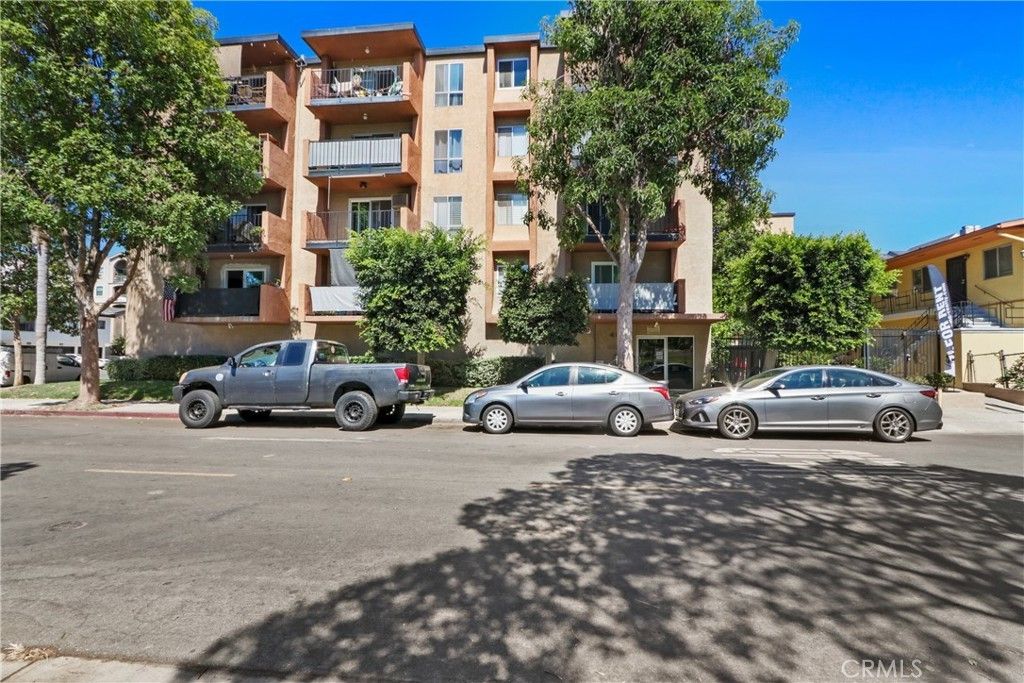460 Golden # 104, Long Beach