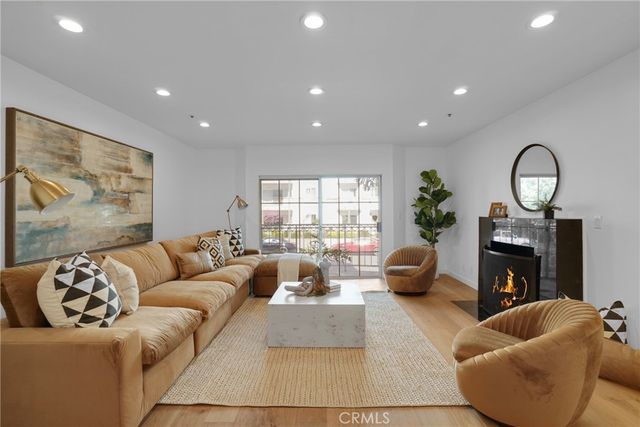 1871 Greenfield Avenue # 102, Los Angeles
