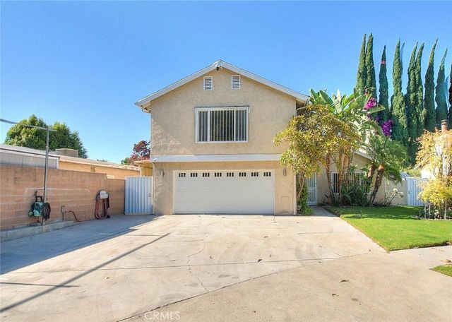 18223 Delano, Tarzana
