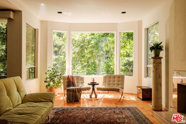 10055 Reevesbury Drive, Beverly Hills