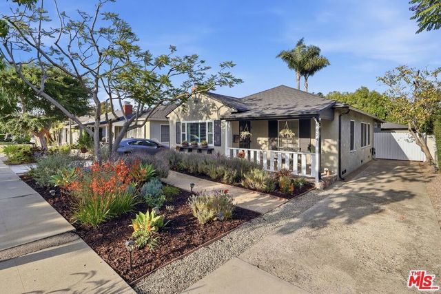 8024 Holy Cross Place, Los Angeles