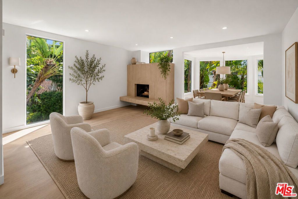 9315 Lloydcrest Drive, Beverly Hills