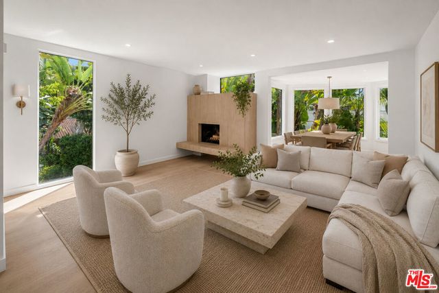 9315 Lloydcrest Drive, Beverly Hills
