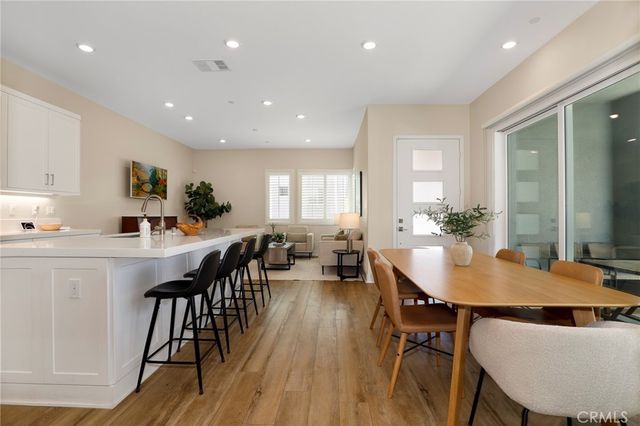 27512 Golden Currant Place, Valencia
