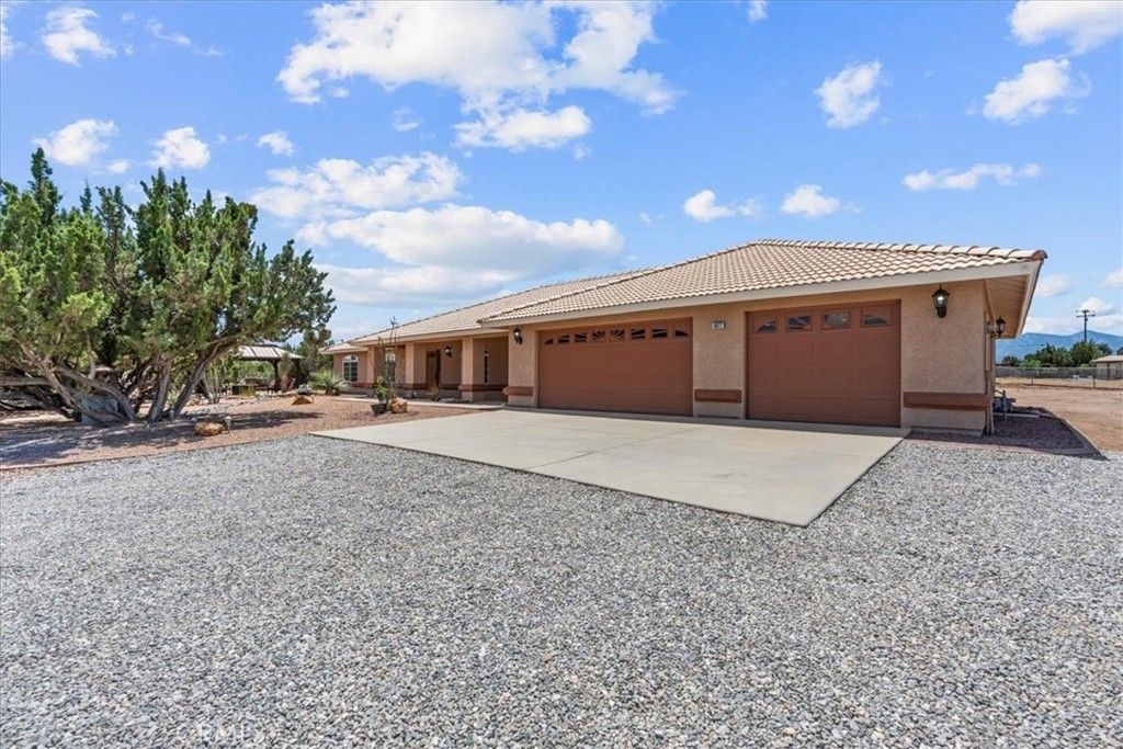 6977 Kourie Way, Oak Hills