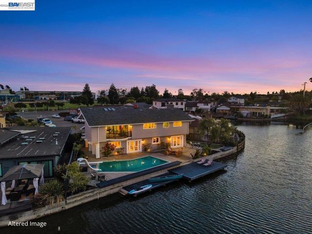 612 Fortress Isle, Alameda