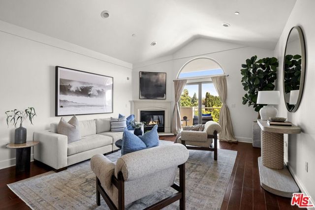 1409 Armacost Avenue # Ph2, Los Angeles