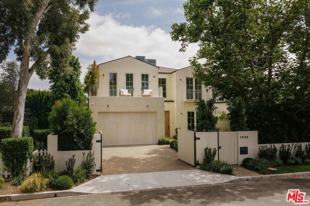 12128 Hesby Street, Valley Village