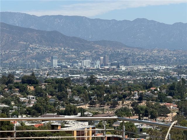 2266 Ronda Vista, Los Angeles