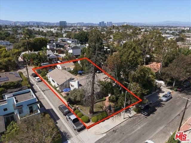 11359 Biona Drive, Los Angeles