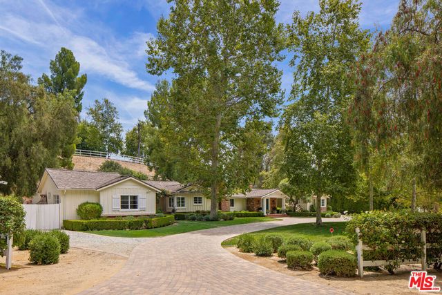 5840 Round Meadow Road, Hidden Hills