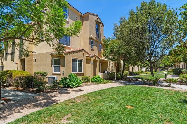 31167 Mountain Lilac, Temecula