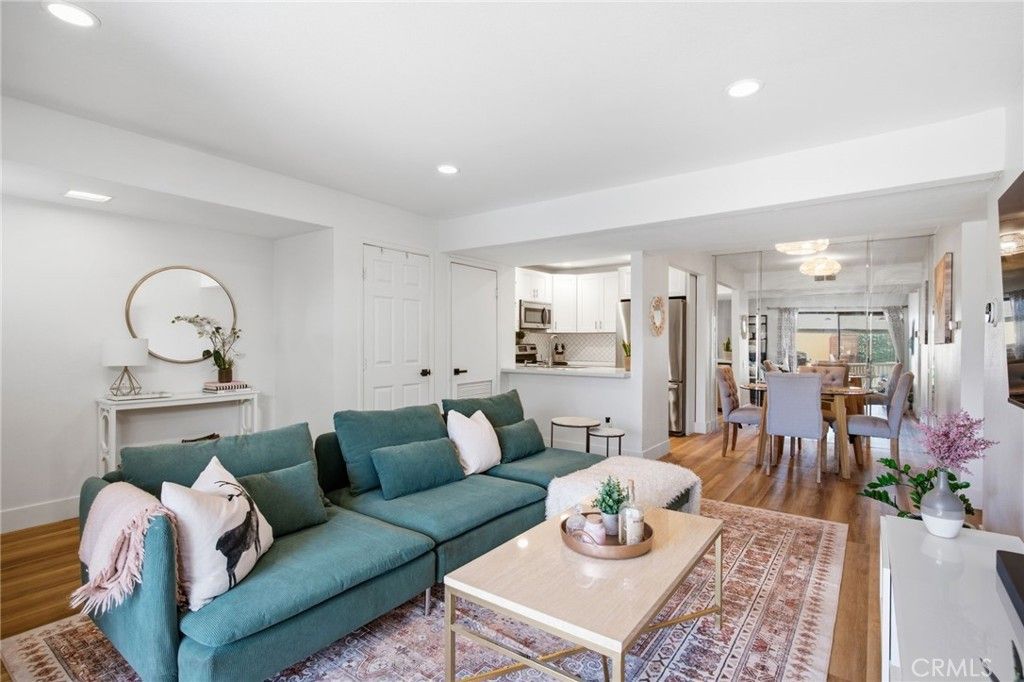 25671 Le Parc # 33, Lake Forest