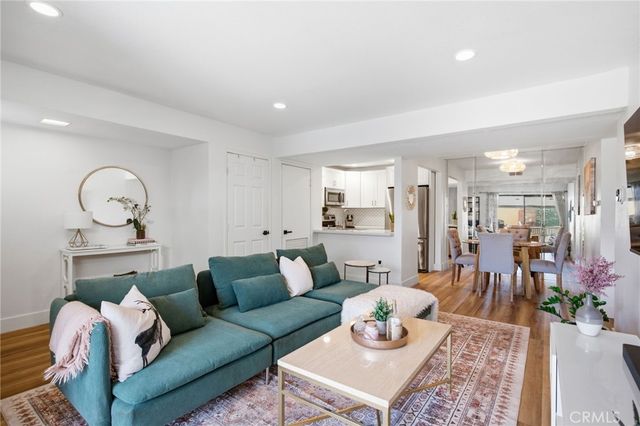 25671 Le Parc # 33, Lake Forest
