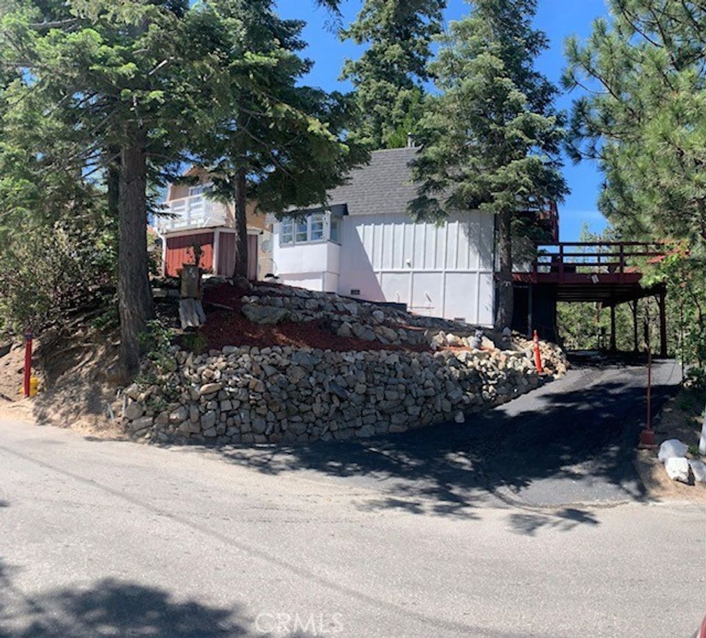 26325 Lake Forest, Twin Peaks