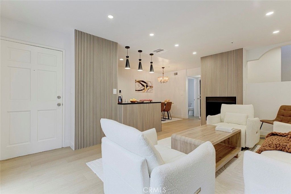 15044 Nordhoff Street # 8, North Hills