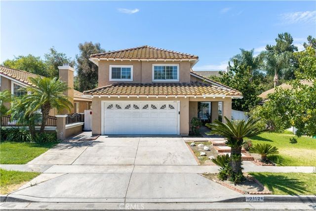 2112 Mammoth, Corona