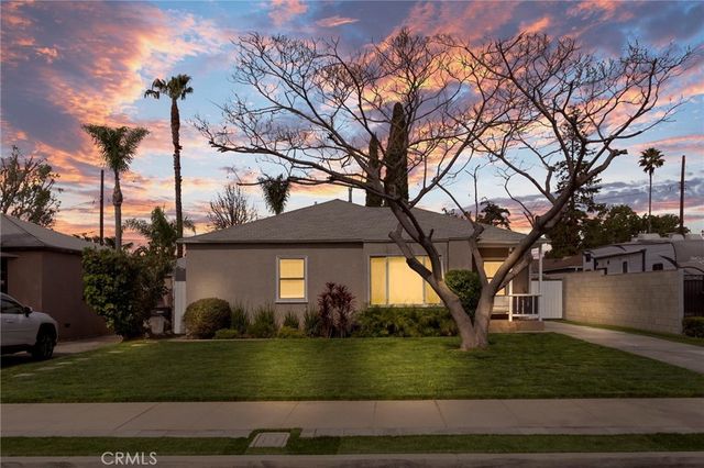 1127 Acacia, Orange