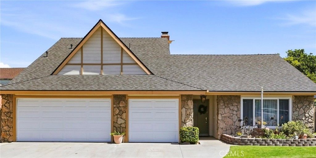 8821 Tamarisk, Westminster