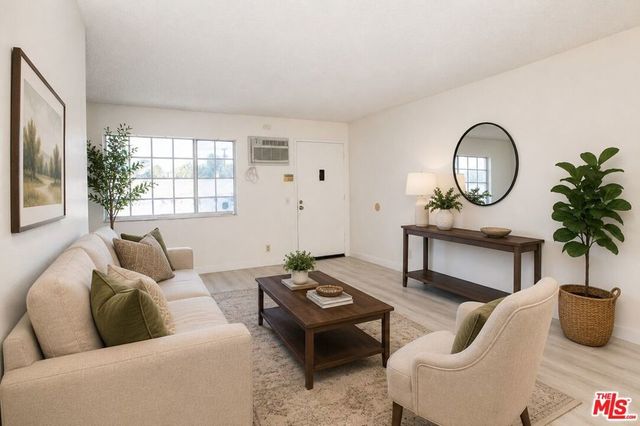 20930 Parthenia Street # 207, Los Angeles