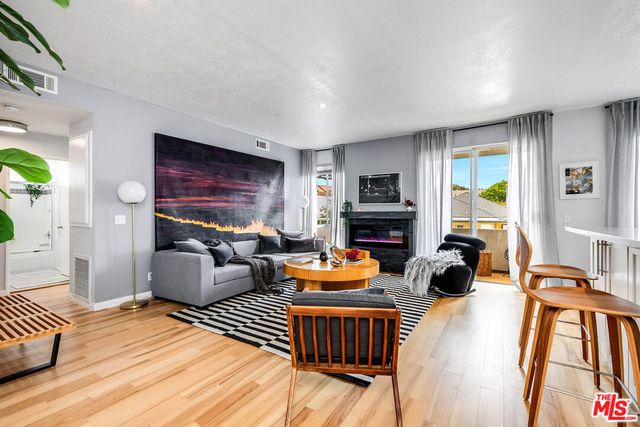 1310 N Detroit Street # 206, Los Angeles