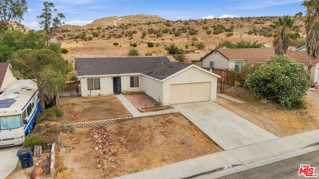 1325 Bradford Avenue, Rosamond