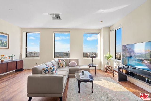 3810 Wilshire Boulevard # 712, Los Angeles