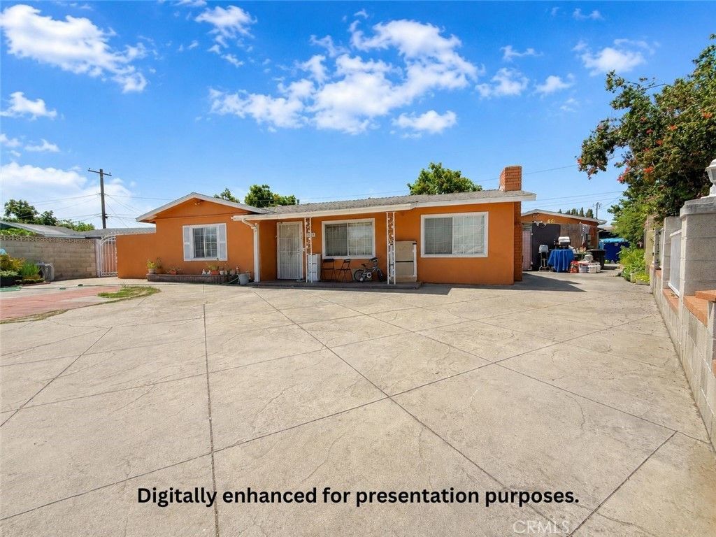 4728 W Henderson Pl, Santa Ana
