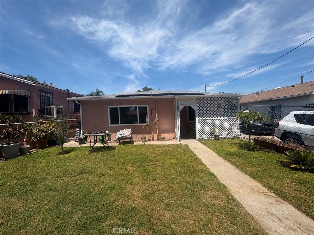 1526 W 8th, San Bernardino