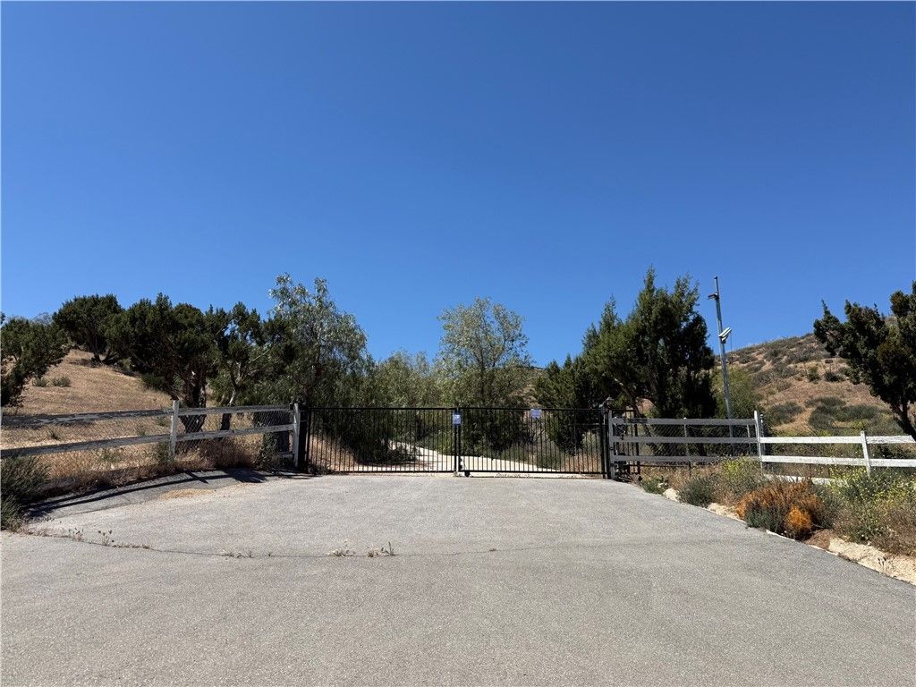 34773 Shady Lane Road, Agua Dulce
