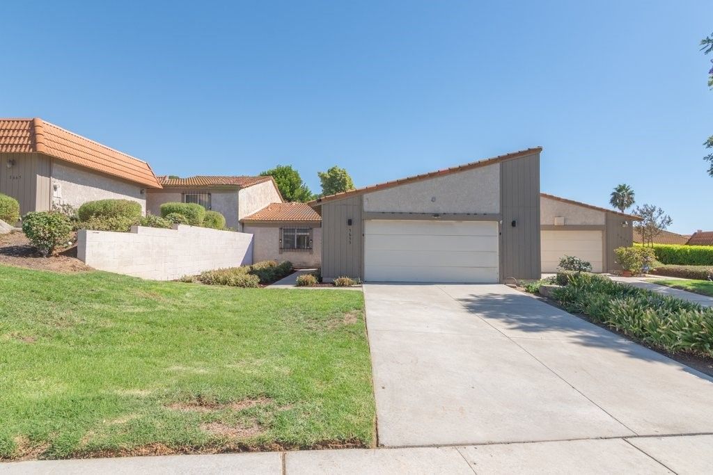 5655 Falling Leaf, Jurupa Valley