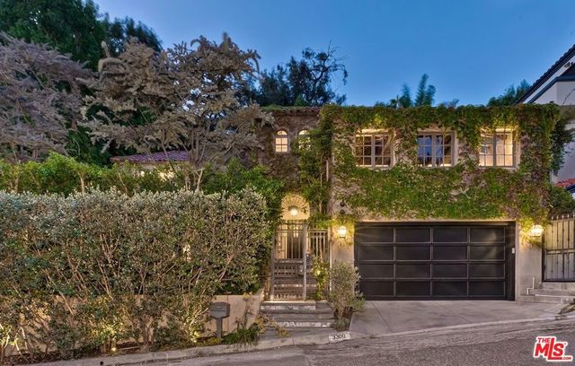 3300 N Knoll Drive, Los Angeles
