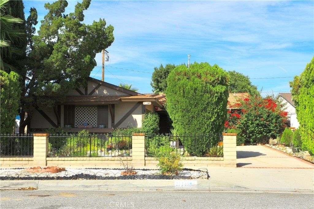 27340 Arriola Avenue, Saugus
