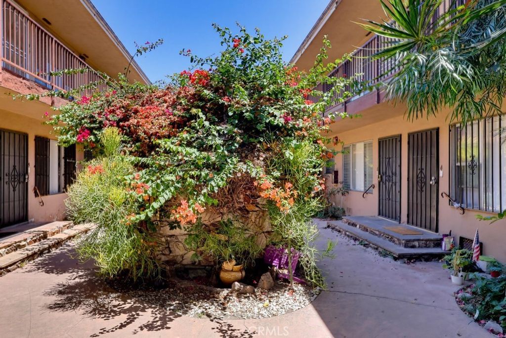 640 Elm Ave. # 5, Long Beach