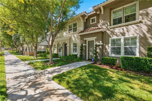 24085 Avocado Lane, Valencia