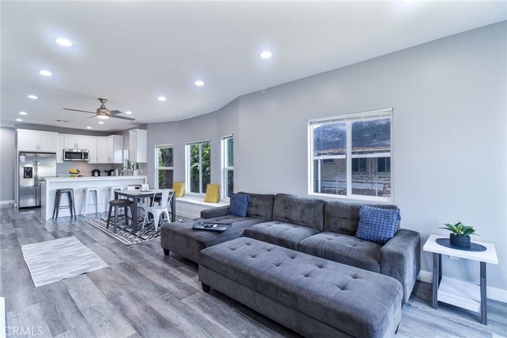 66 W Peoria St, Pasadena
