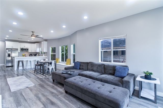 66 W Peoria St, Pasadena