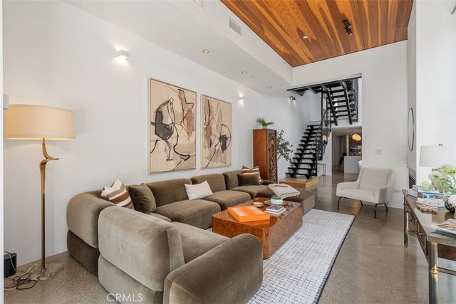 417 1/2 Sunset, Los Angeles