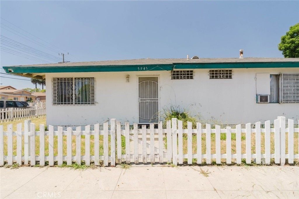 5945 S Los Angeles Street, Los Angeles