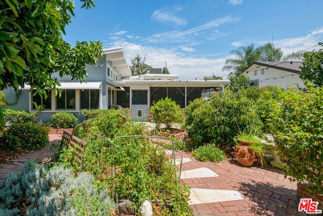 13138 Welby Way, Los Angeles