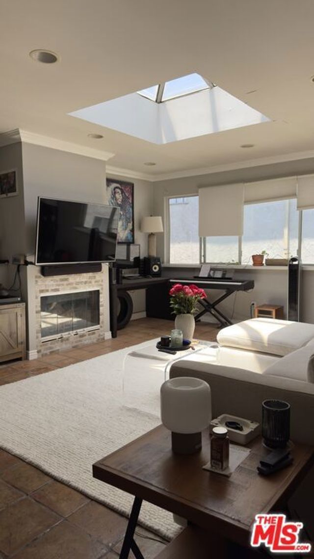 938 Palm Avenue # 203, West Hollywood