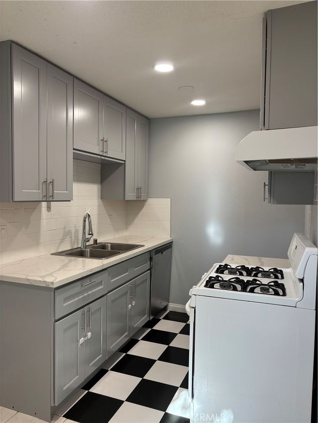 8641 Glenoaks # 131, Los Angeles